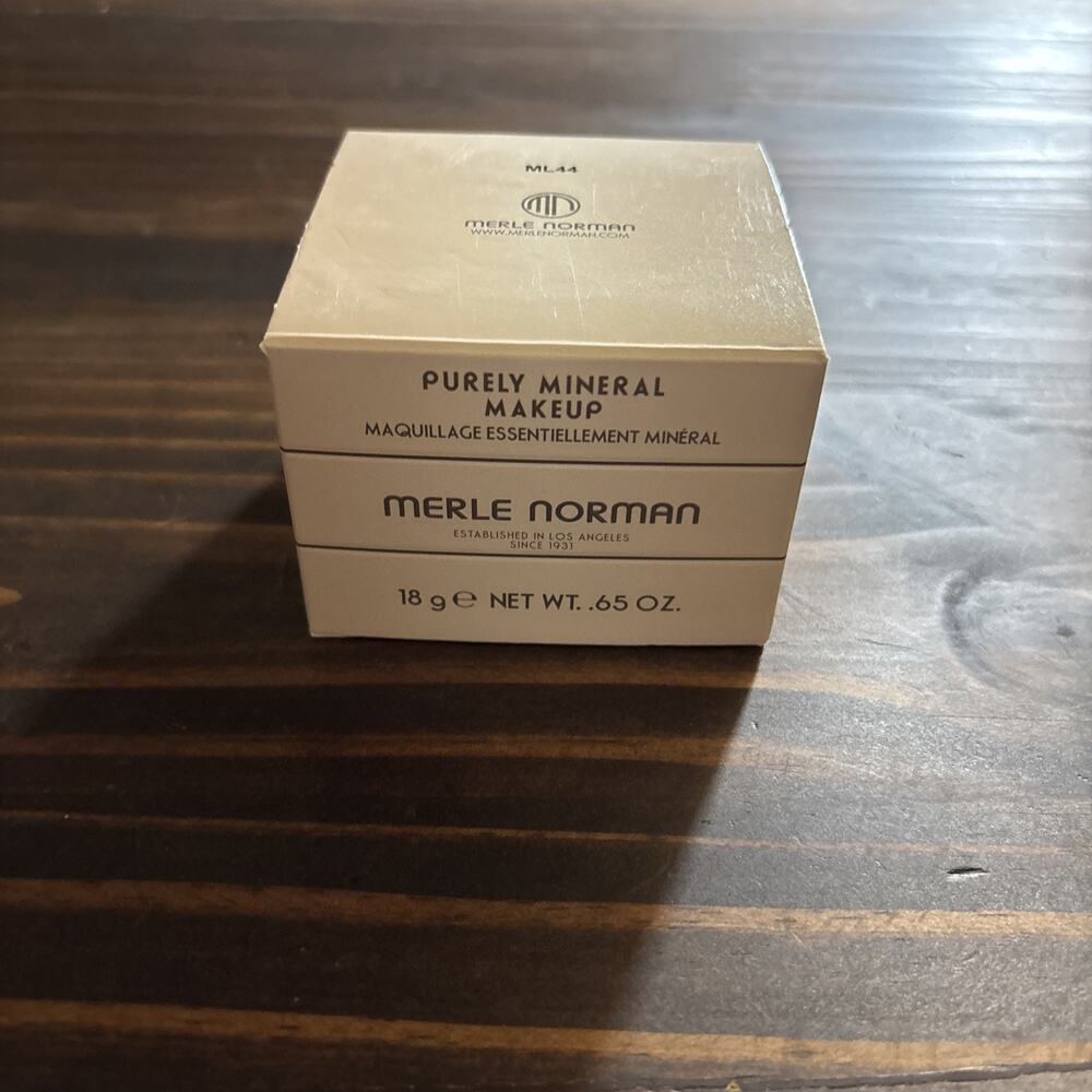 Merle Norman Purely Mineral Loose Powder in ML44 New